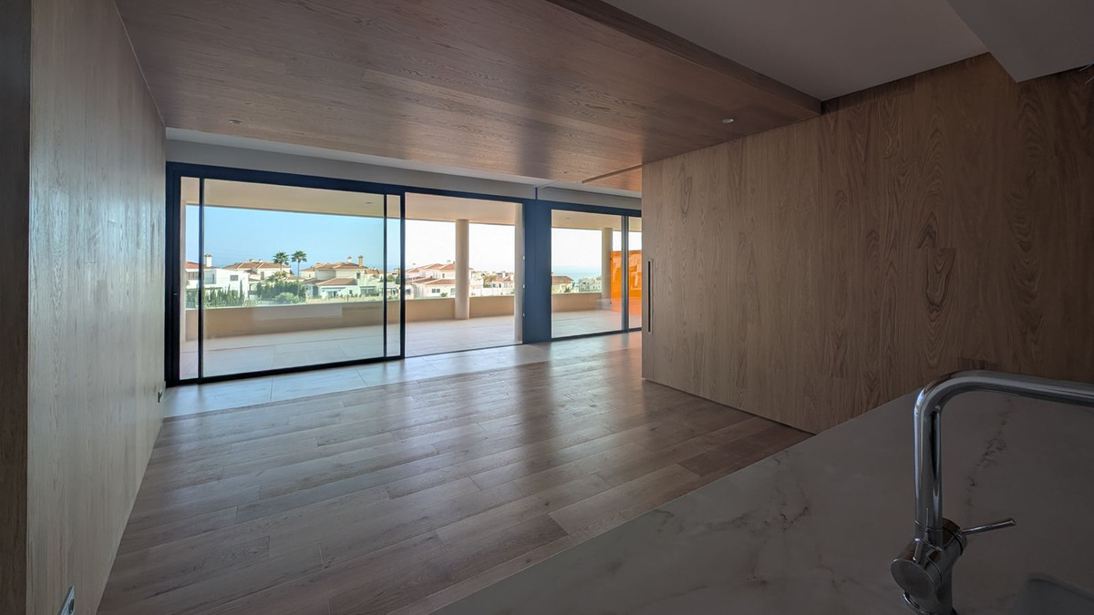 2 Bed Apartment for sale in Fuengirola Costa Del Sol, Málaga, Spain