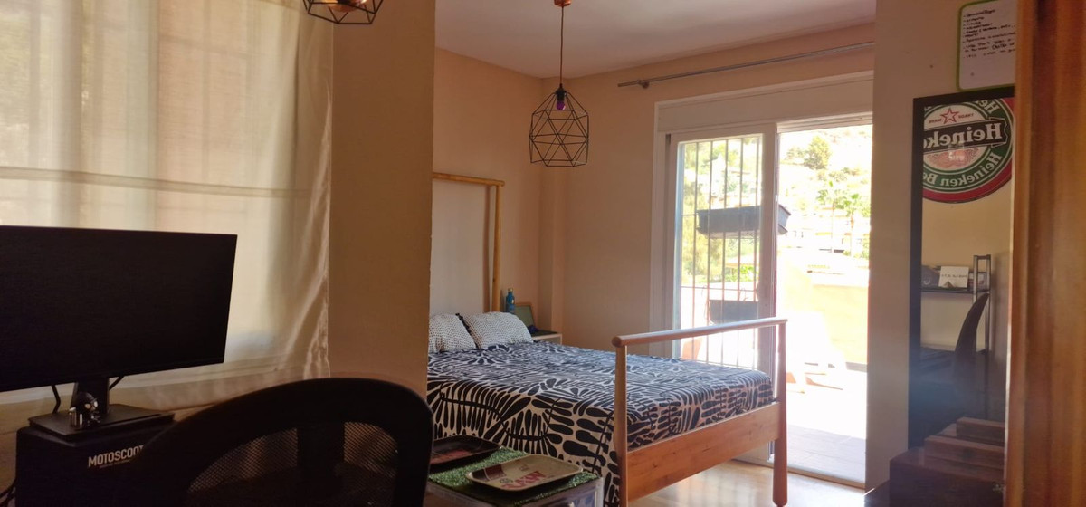 Se vende Villa - Chalet de 3 dormitorios en Málaga Ciudad, Málaga, España