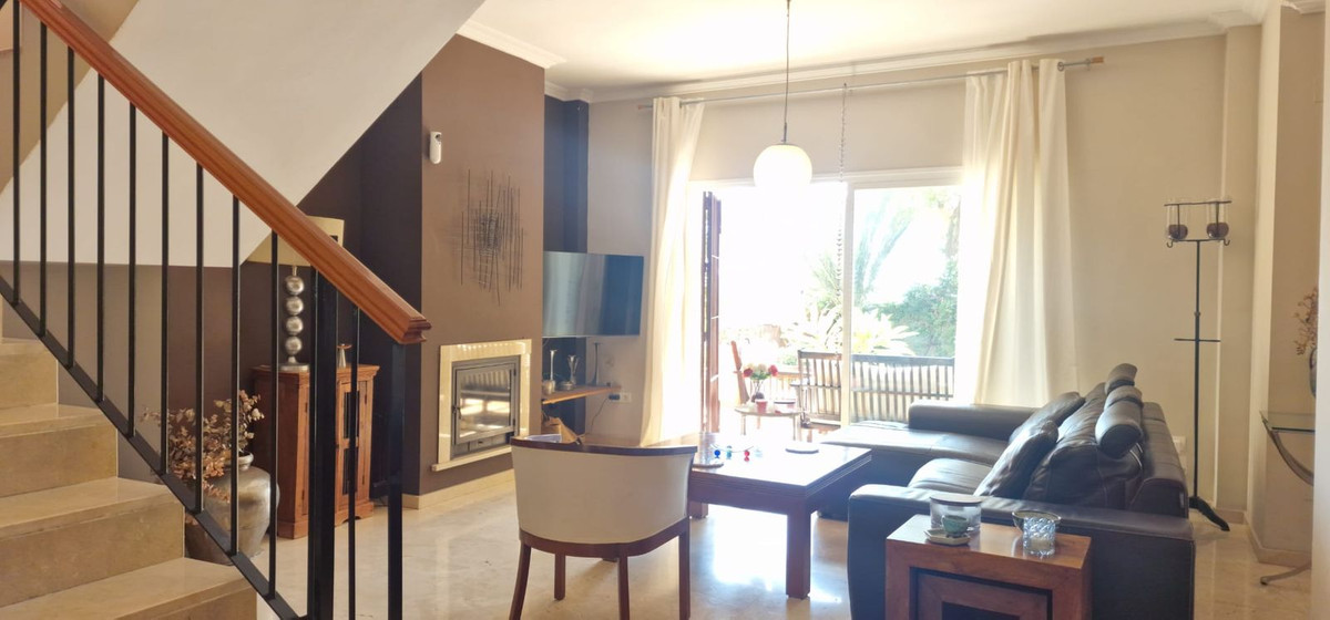 Se vende Villa - Chalet de 3 dormitorios en Málaga Ciudad, Málaga, España