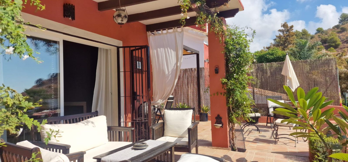 Se vende Villa - Chalet de 3 dormitorios en Málaga Ciudad, Málaga, España