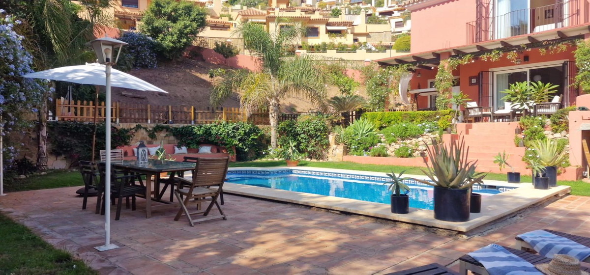 Se vende Villa - Chalet de 3 dormitorios en Málaga Ciudad, Málaga, España