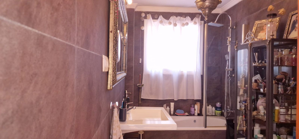 Se vende Villa - Chalet de 3 dormitorios en Málaga Ciudad, Málaga, España