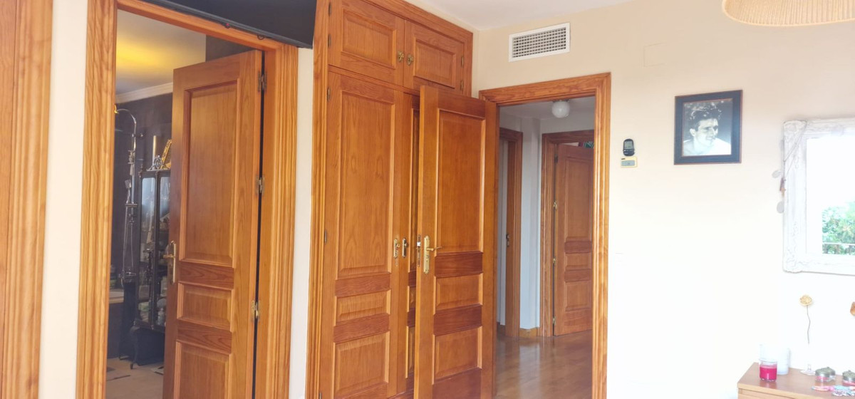 Se vende Villa - Chalet de 3 dormitorios en Málaga Ciudad, Málaga, España
