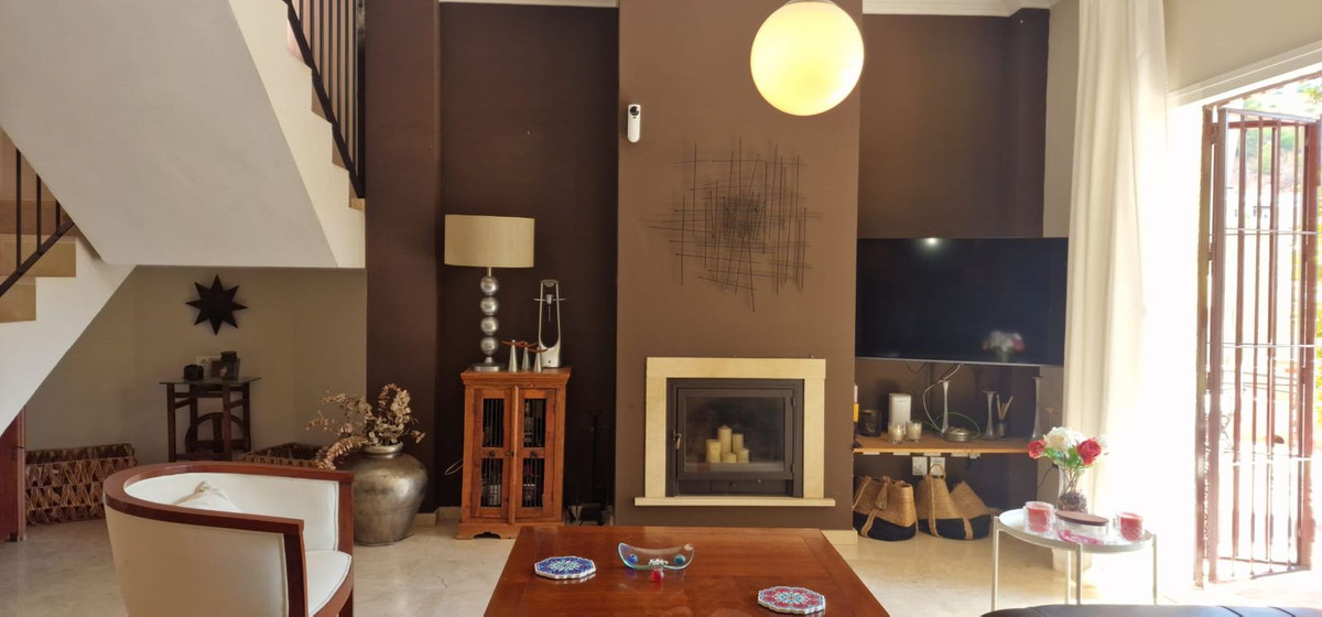 Se vende Villa - Chalet de 3 dormitorios en Málaga Ciudad, Málaga, España