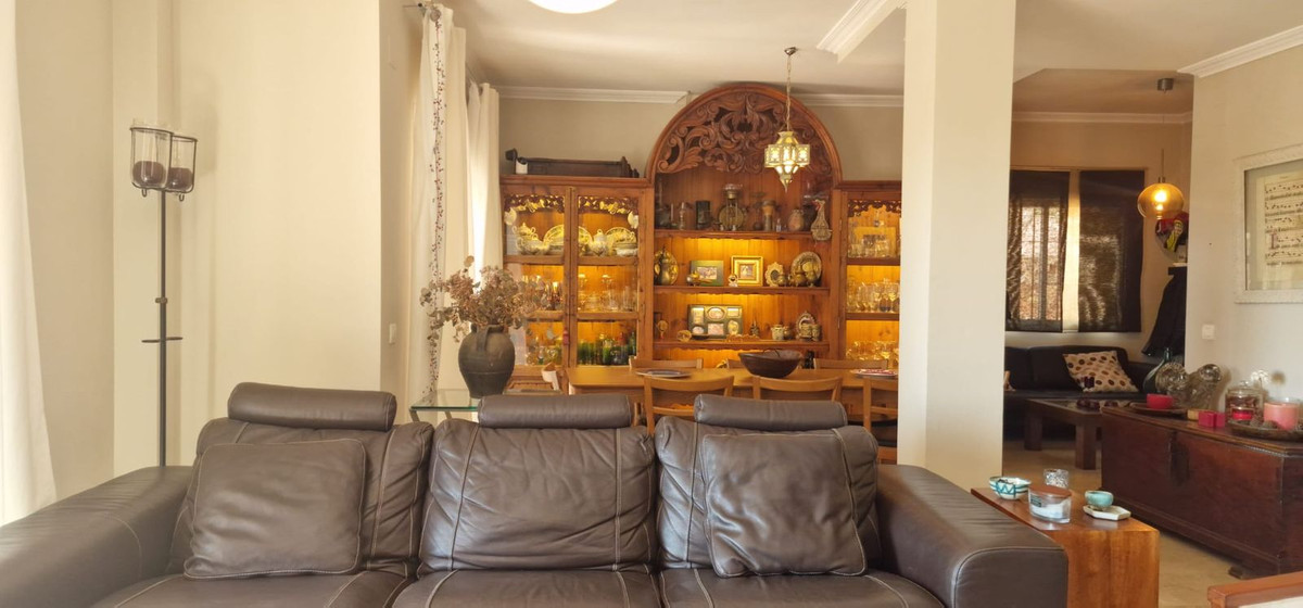 Se vende Villa - Chalet de 3 dormitorios en Málaga Ciudad, Málaga, España