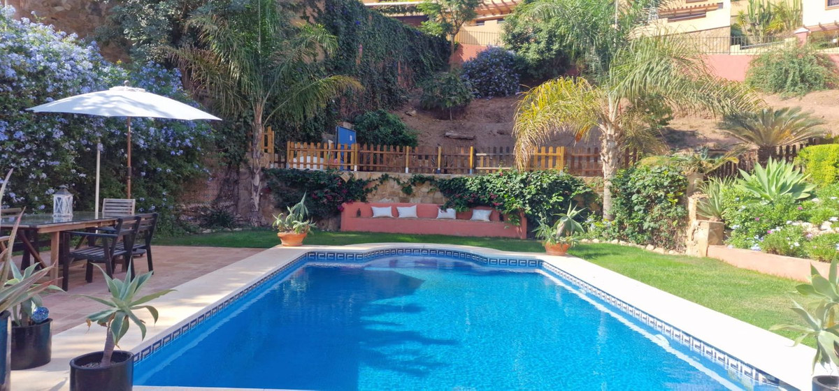 Se vende Villa - Chalet de 3 dormitorios en Málaga Ciudad, Málaga, España