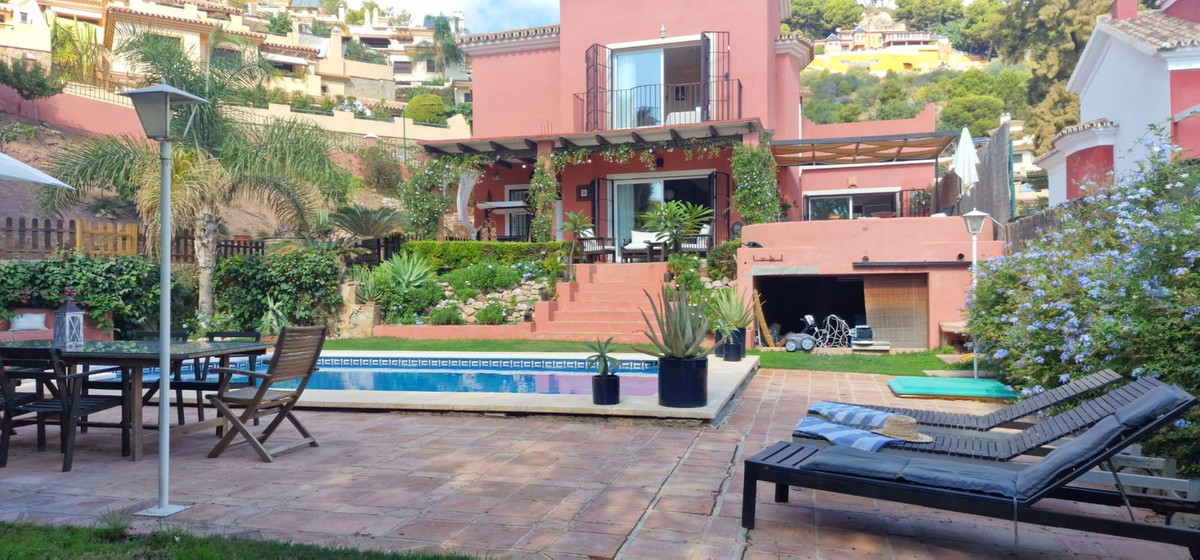 Se vende Villa - Chalet de 3 dormitorios en Málaga Ciudad, Málaga, España