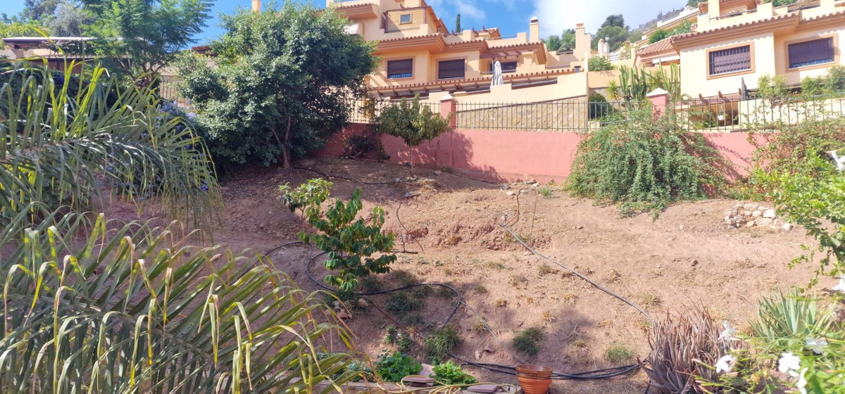 Se vende Villa - Chalet de 3 dormitorios en Málaga Ciudad, Málaga, España