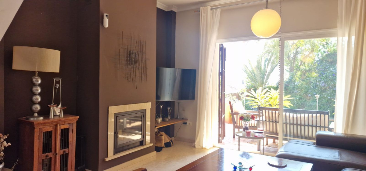 Se vende Villa - Chalet de 3 dormitorios en Málaga Ciudad, Málaga, España