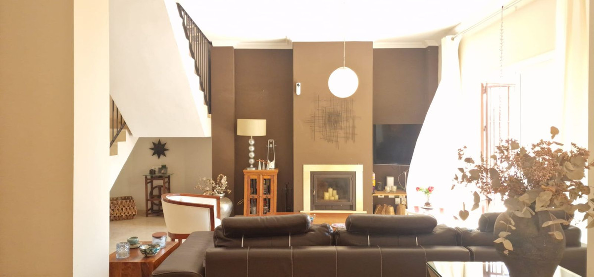 Se vende Villa - Chalet de 3 dormitorios en Málaga Ciudad, Málaga, España