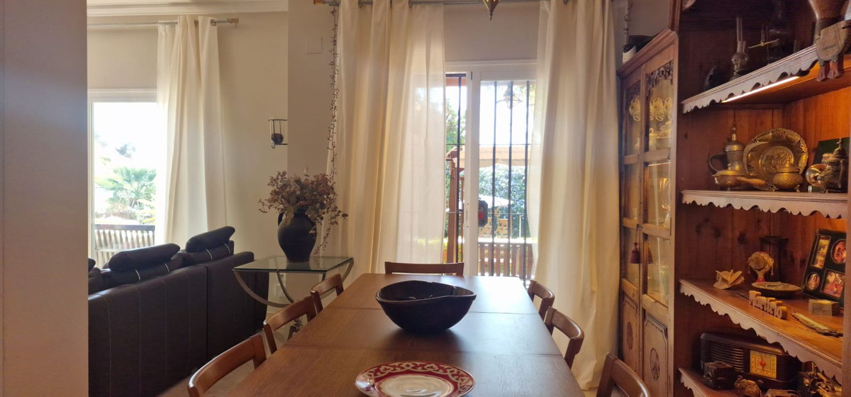 Se vende Villa - Chalet de 3 dormitorios en Málaga Ciudad, Málaga, España