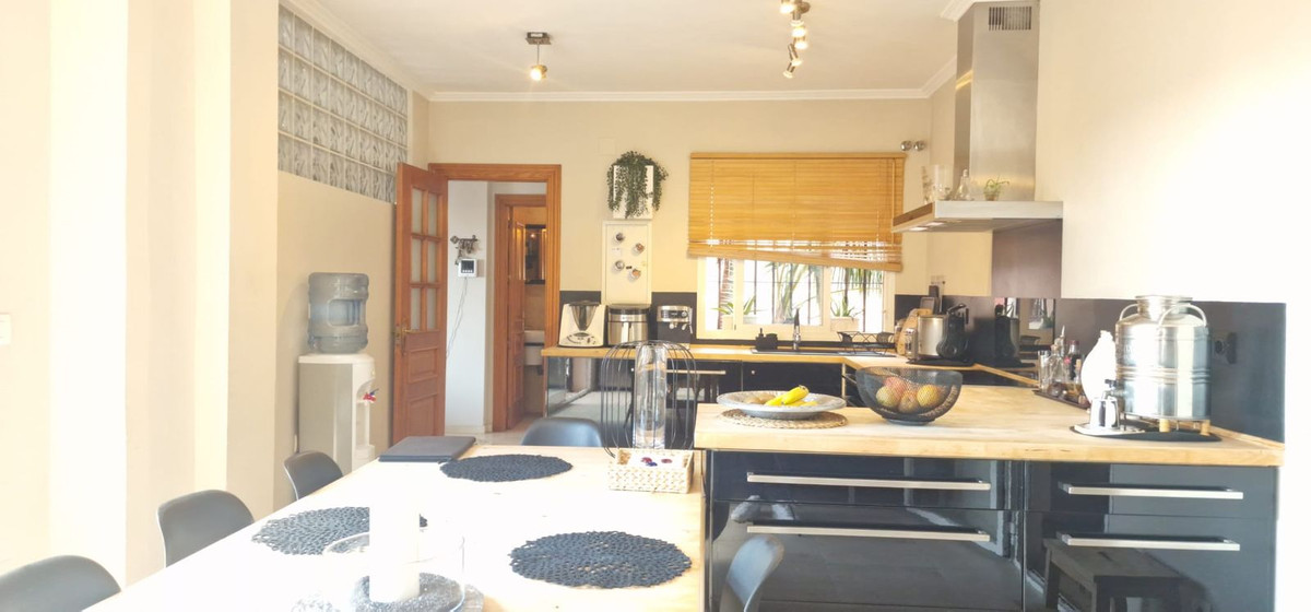 Se vende Villa - Chalet de 3 dormitorios en Málaga Ciudad, Málaga, España