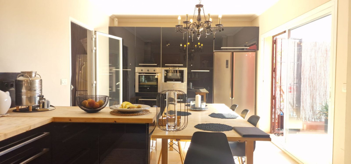 Se vende Villa - Chalet de 3 dormitorios en Málaga Ciudad, Málaga, España