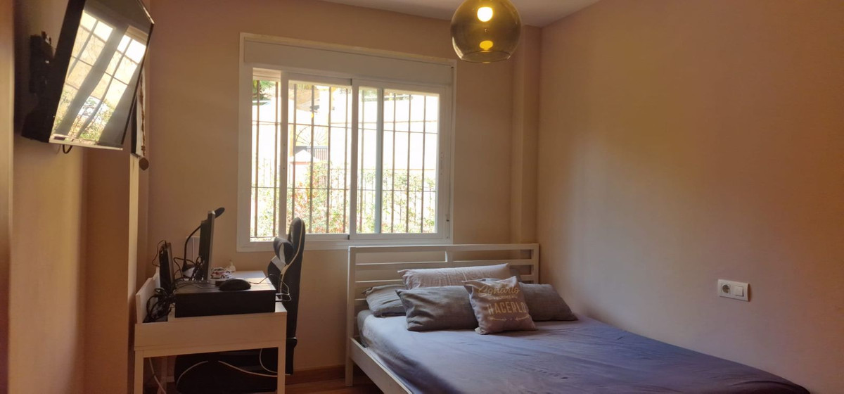 Se vende Villa - Chalet de 3 dormitorios en Málaga Ciudad, Málaga, España