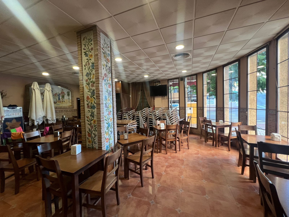 4 Bed Commercial unit for sale in Estepona Costa Del Sol, Málaga, Spain