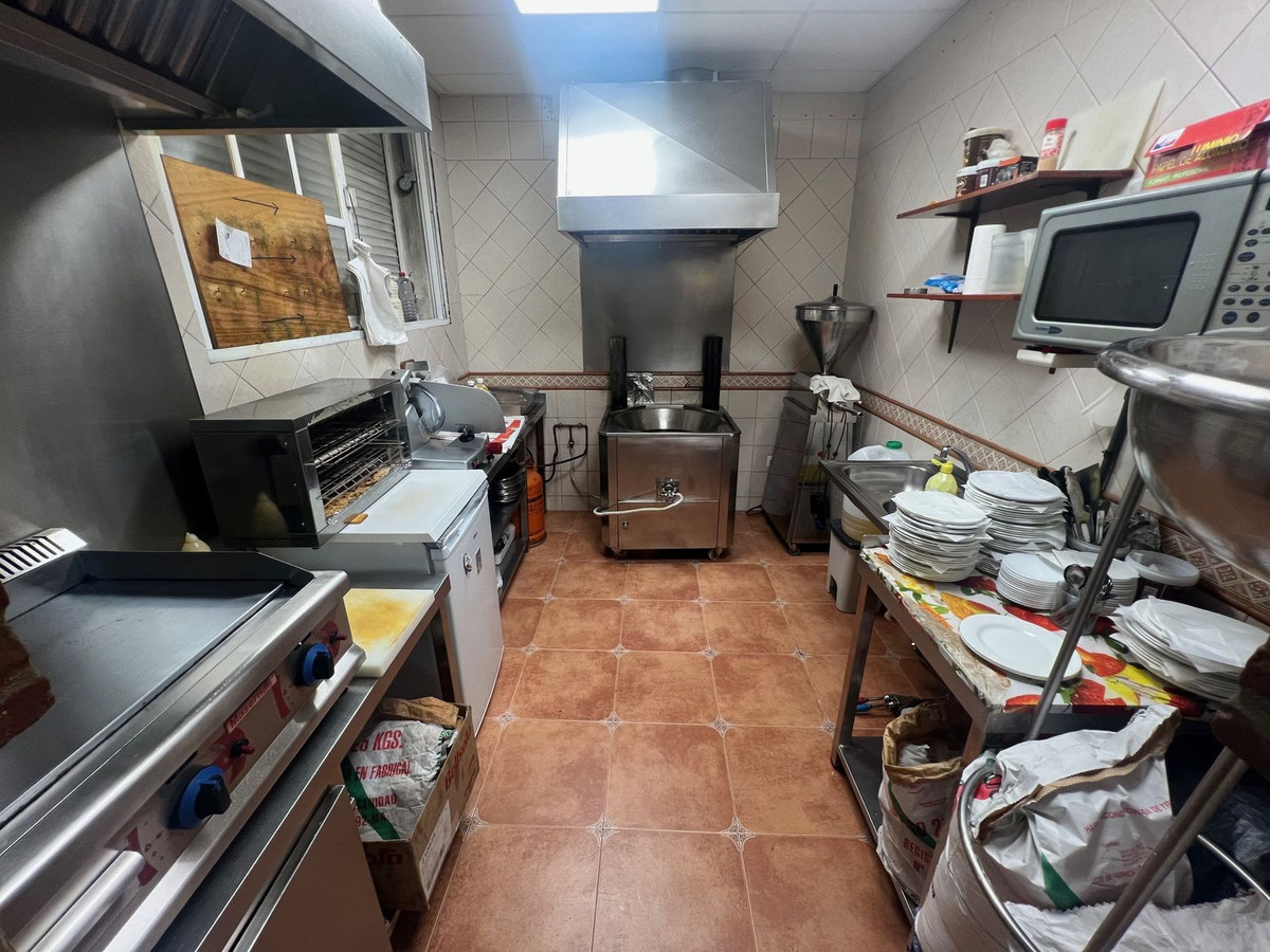 4 Bed Commercial unit for sale in Estepona Costa Del Sol, Málaga, Spain