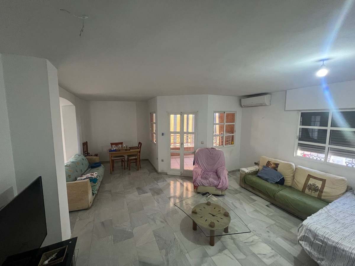 4 Bed Commercial unit for sale in Estepona Costa Del Sol, Málaga, Spain