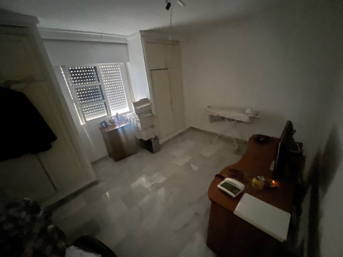 4 Bed Commercial unit for sale in Estepona Costa Del Sol, Málaga, Spain