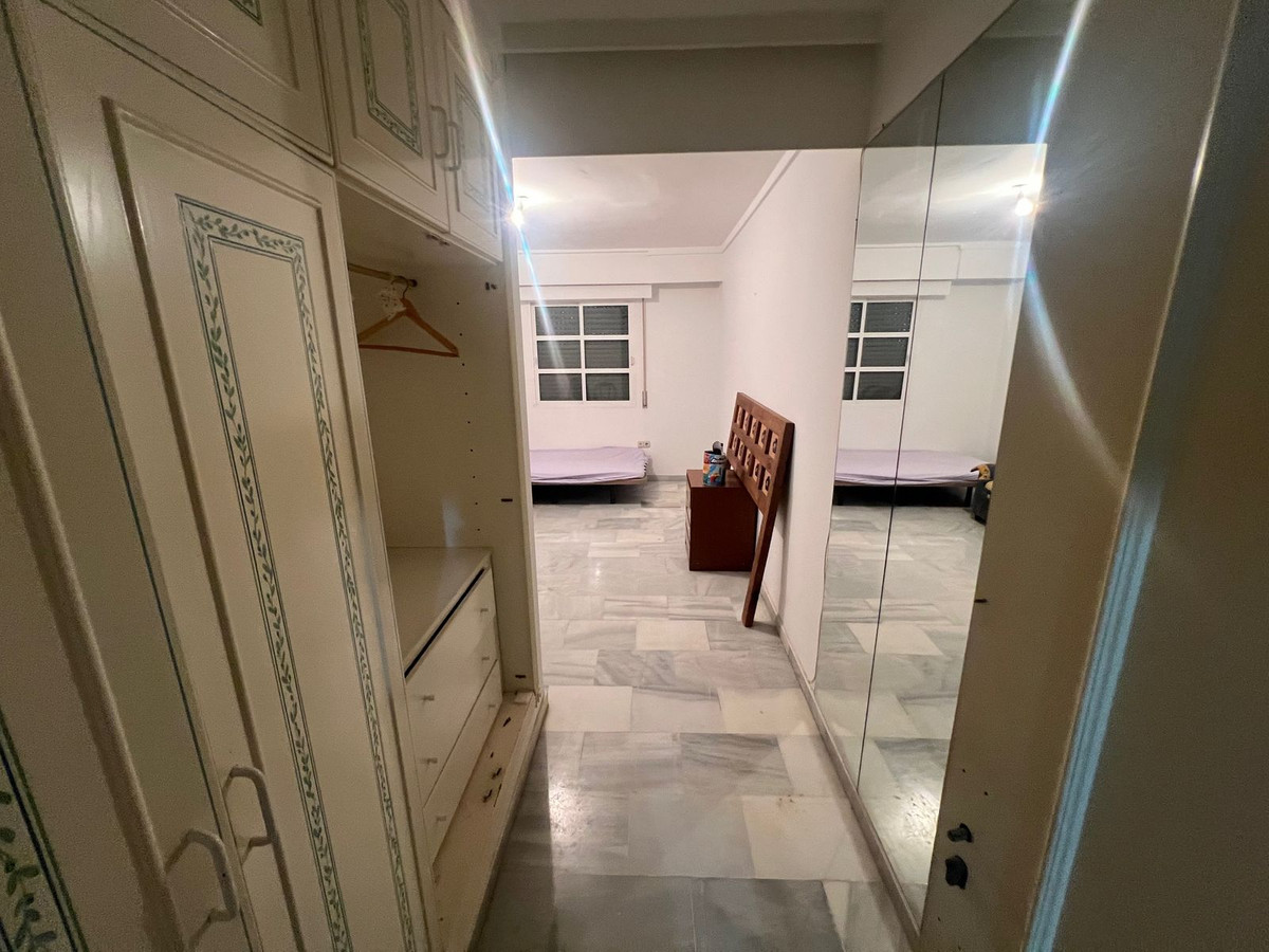 4 Bed Commercial unit for sale in Estepona Costa Del Sol, Málaga, Spain