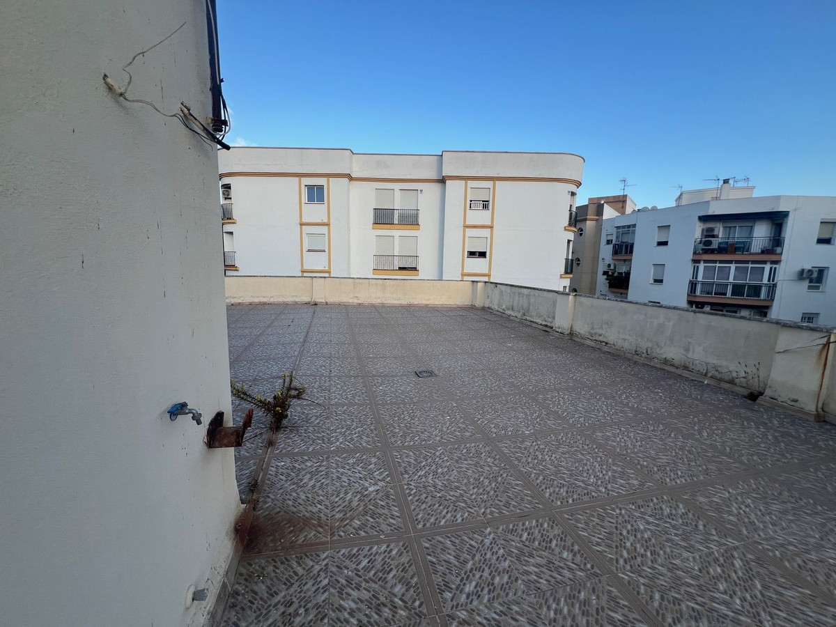 4 Bed Commercial unit for sale in Estepona Costa Del Sol, Málaga, Spain