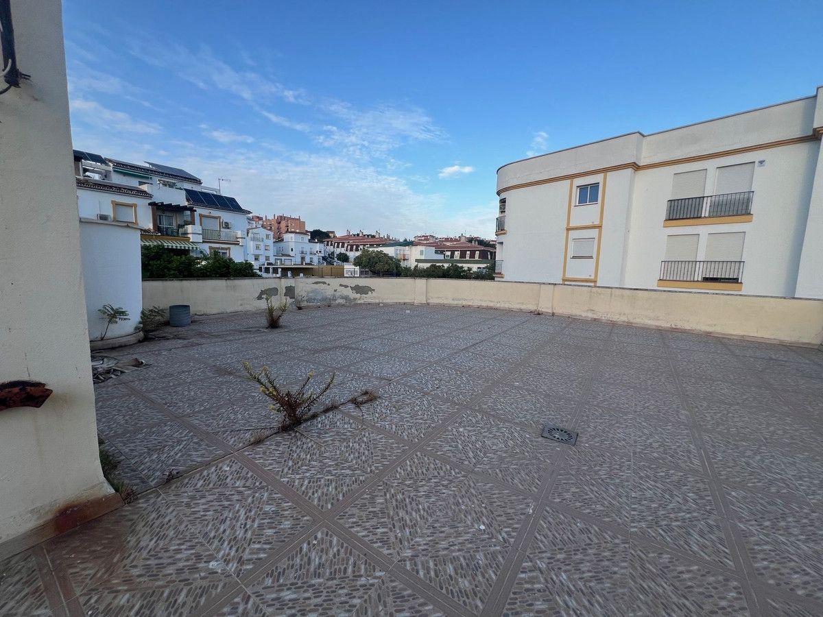 4 Bed Commercial unit for sale in Estepona Costa Del Sol, Málaga, Spain