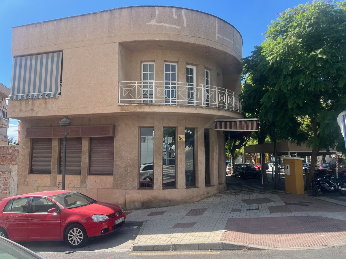4 Bed Commercial unit for sale in Estepona Costa Del Sol, Málaga, Spain
