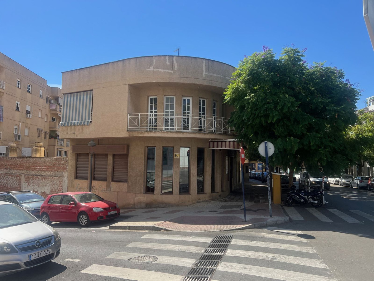 4 Bed Commercial unit for sale in Estepona Costa Del Sol, Málaga, Spain