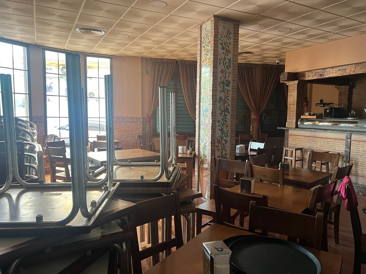 4 Bed Commercial unit for sale in Estepona Costa Del Sol, Málaga, Spain