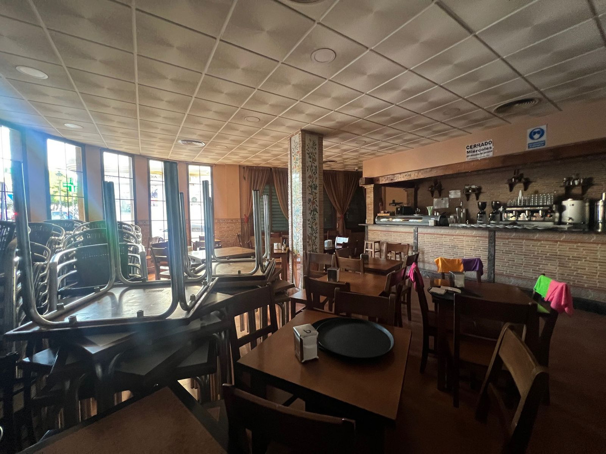 4 Bed Commercial unit for sale in Estepona Costa Del Sol, Málaga, Spain