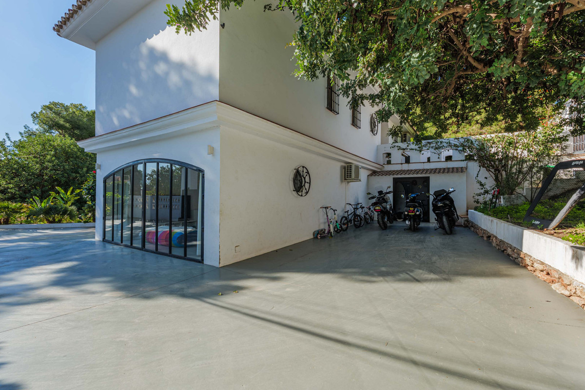 4 Bed Townhouse for sale in Pinares De San Antón Málaga Ciudad, Málaga, Spain