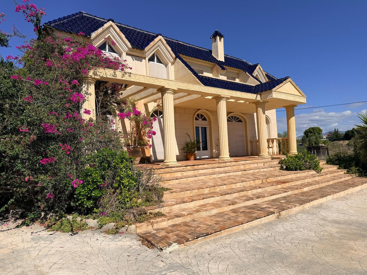 Se vende Villa - Chalet de 4 dormitorios en Costa Blanca, Alicante, España
