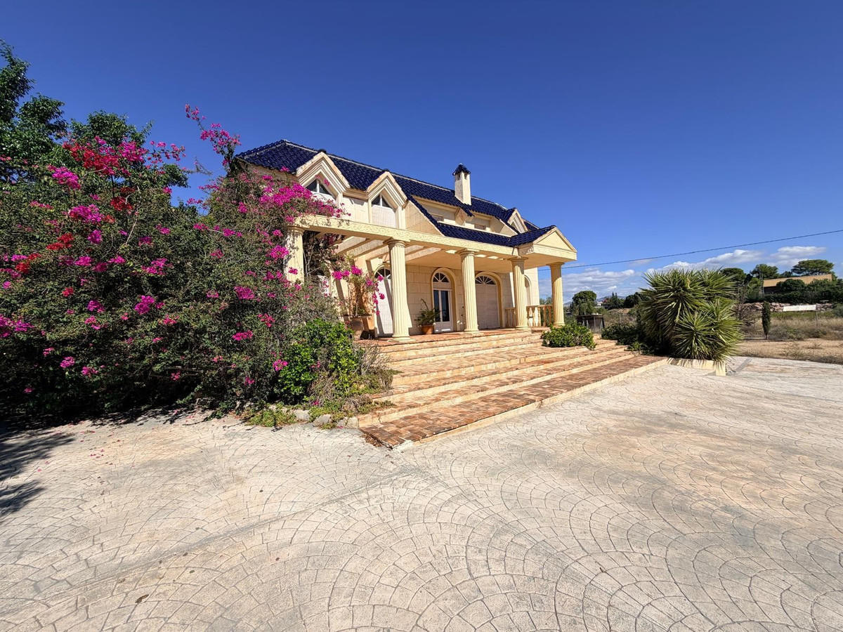 Se vende Villa - Chalet de 4 dormitorios en Costa Blanca, Alicante, España