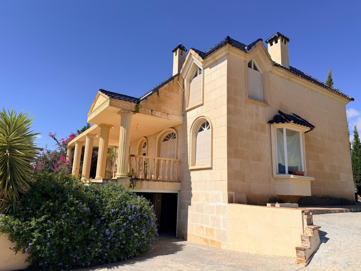 Se vende Villa - Chalet de 4 dormitorios en Costa Blanca, Alicante, España