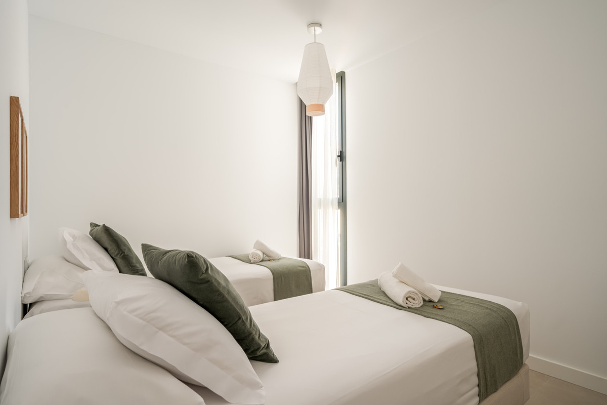 2 Bed Apartment for sale in Fuengirola Costa Del Sol, Málaga, Spain