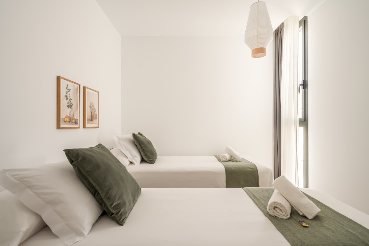 2 Bed Apartment for sale in Fuengirola Costa Del Sol, Málaga, Spain