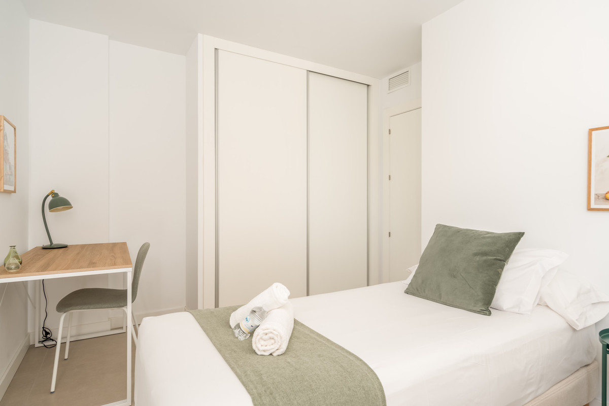 2 Bed Apartment for sale in Fuengirola Costa Del Sol, Málaga, Spain