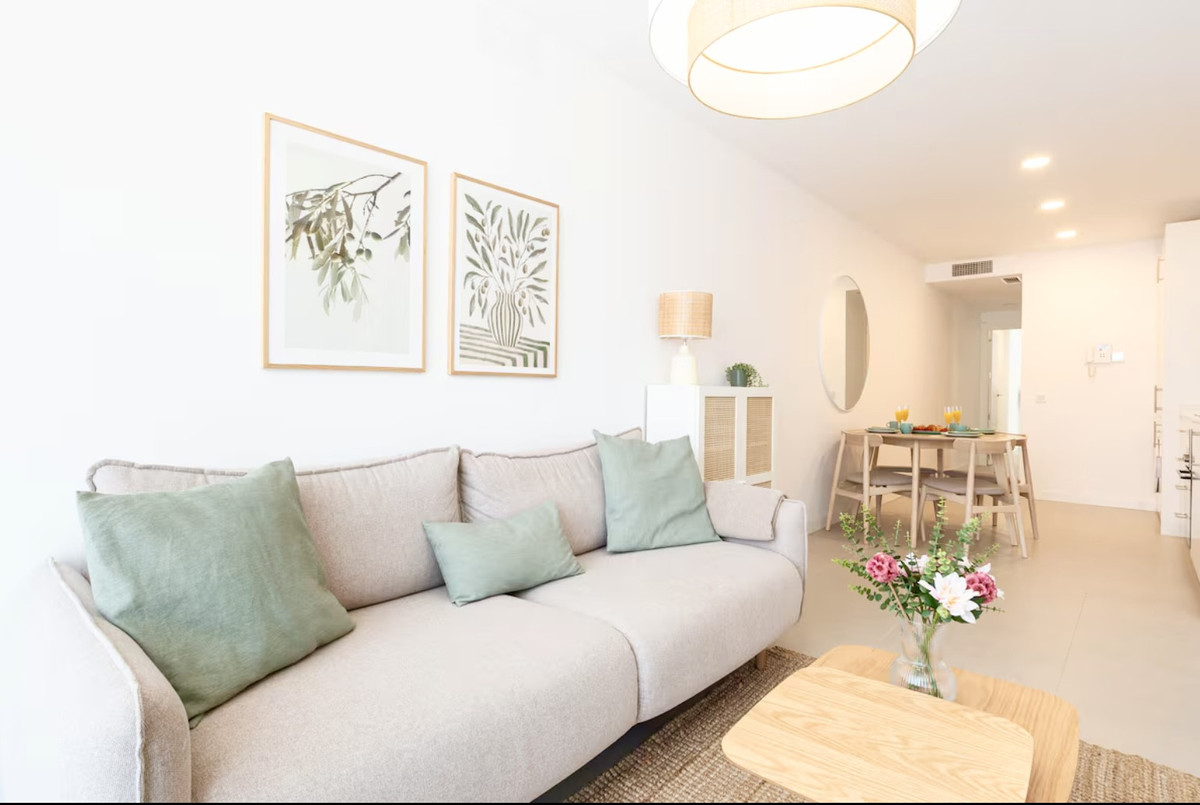 2 Bed Apartment for sale in Fuengirola Costa Del Sol, Málaga, Spain