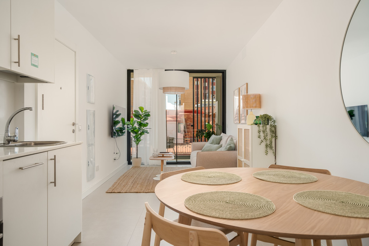 2 Bed Apartment for sale in Fuengirola Costa Del Sol, Málaga, Spain
