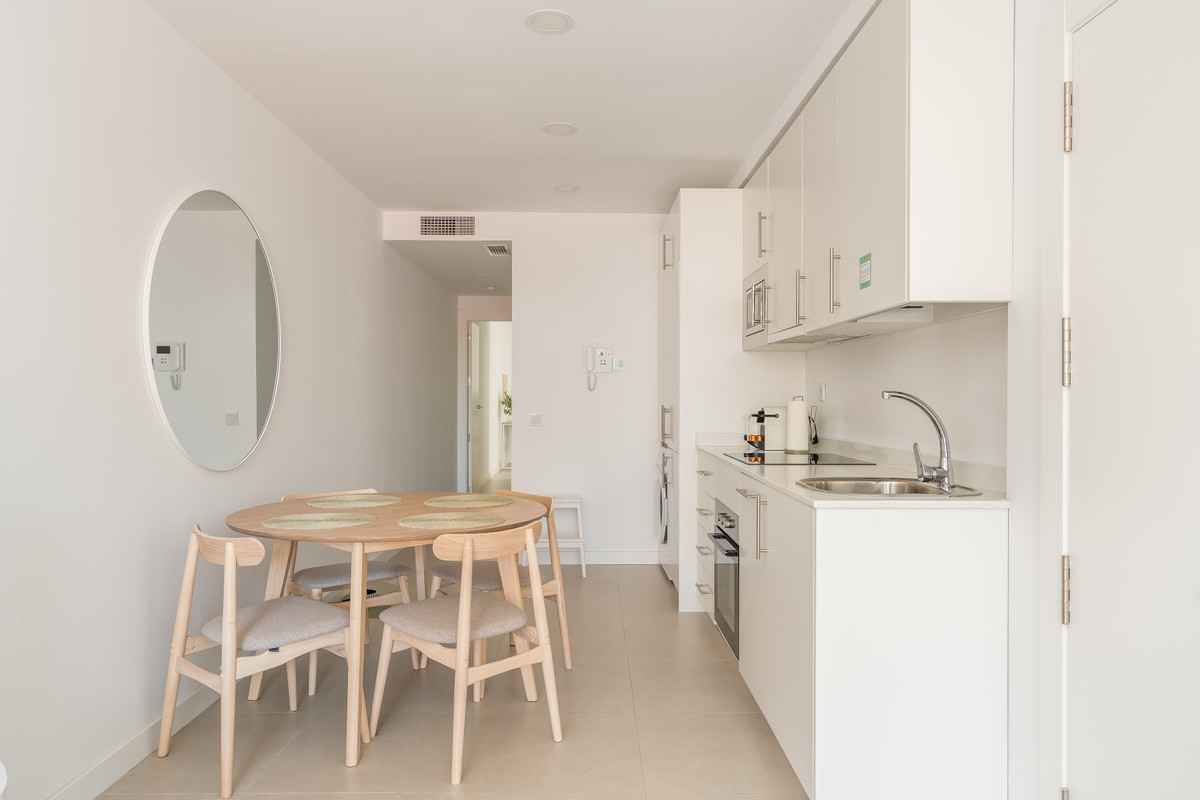 2 Bed Apartment for sale in Fuengirola Costa Del Sol, Málaga, Spain