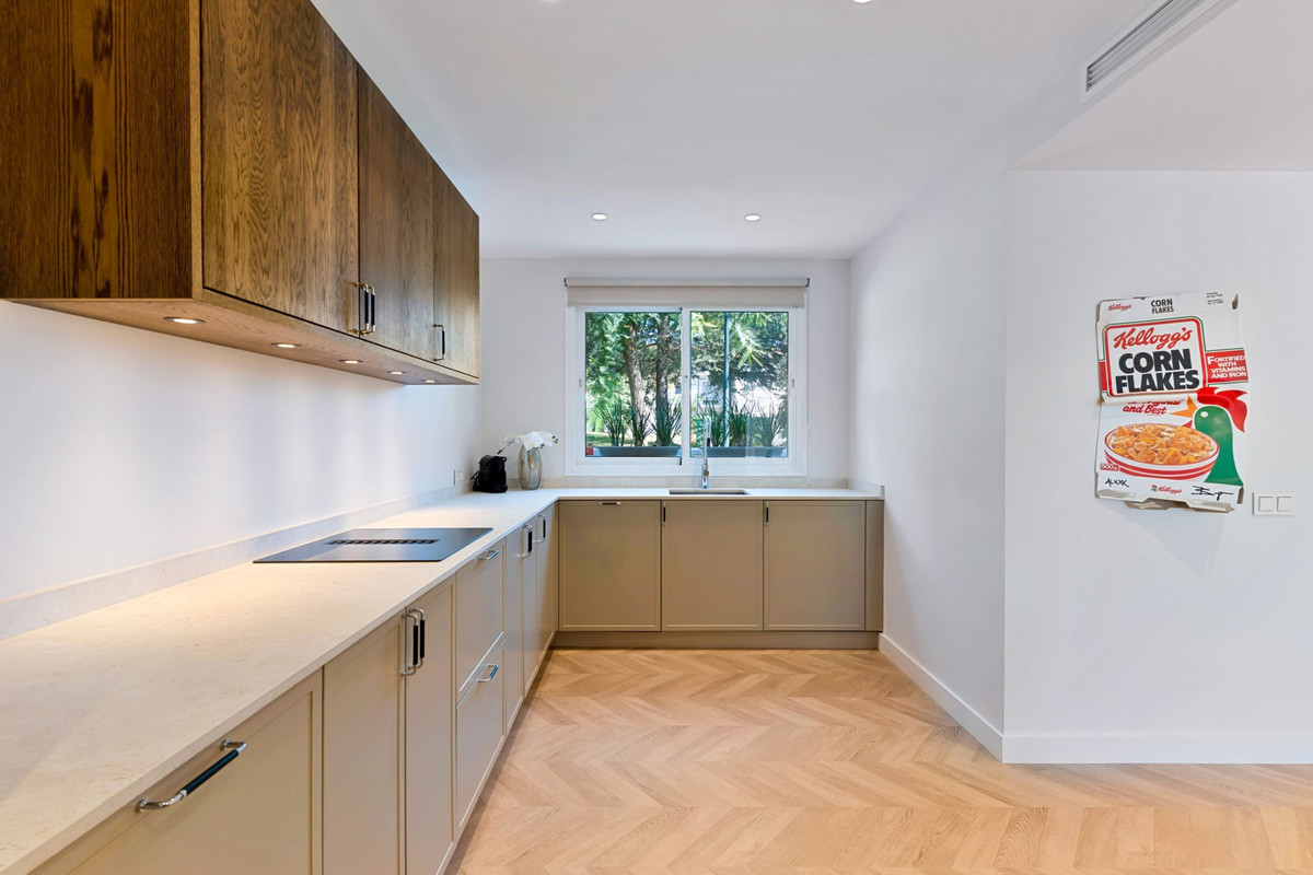 4 Bed Townhouse for sale in Nagüeles Costa Del Sol, Málaga, Spain
