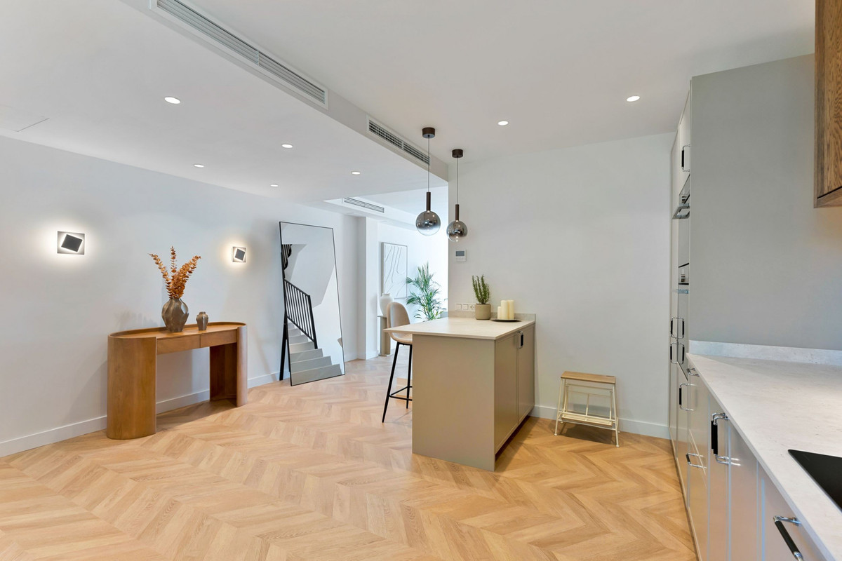 4 Bed Townhouse for sale in Nagüeles Costa Del Sol, Málaga, Spain