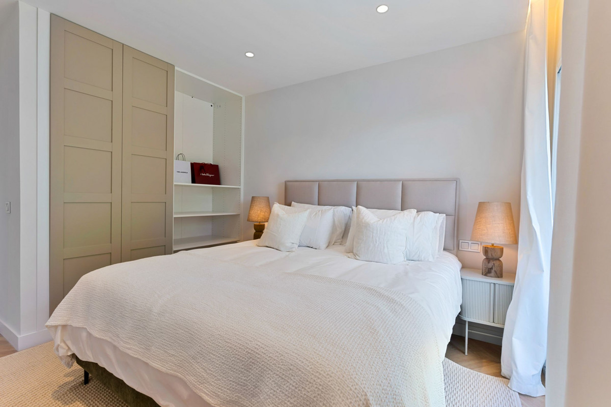 4 Bed Townhouse for sale in Nagüeles Costa Del Sol, Málaga, Spain
