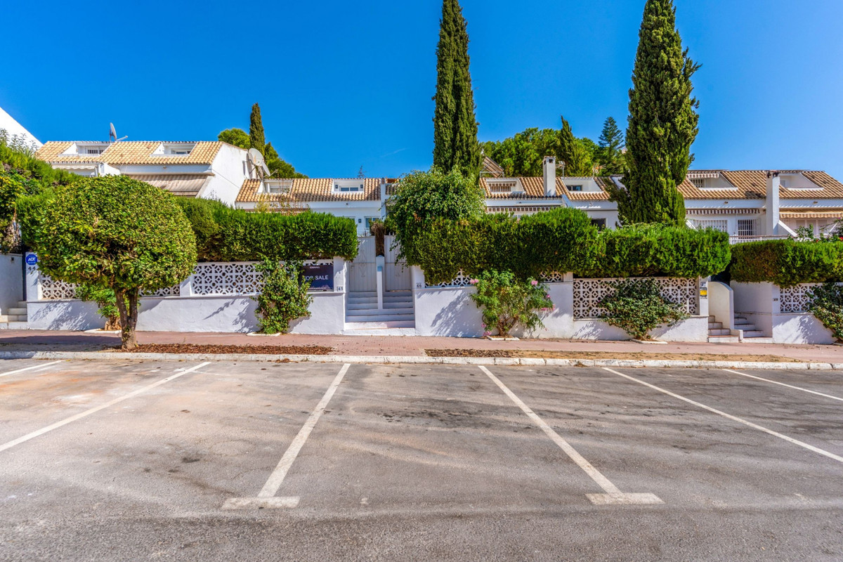4 Bed Townhouse for sale in Nagüeles Costa Del Sol, Málaga, Spain