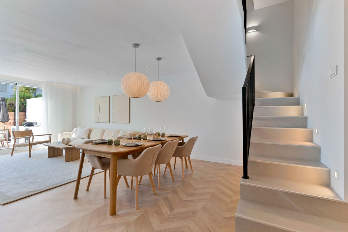 4 Bed Townhouse for sale in Nagüeles Costa Del Sol, Málaga, Spain