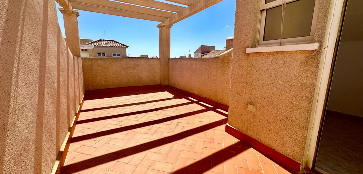Se vende Apartamento Planta Media de 2 dormitorios en Costa Blanca, Alicante, España