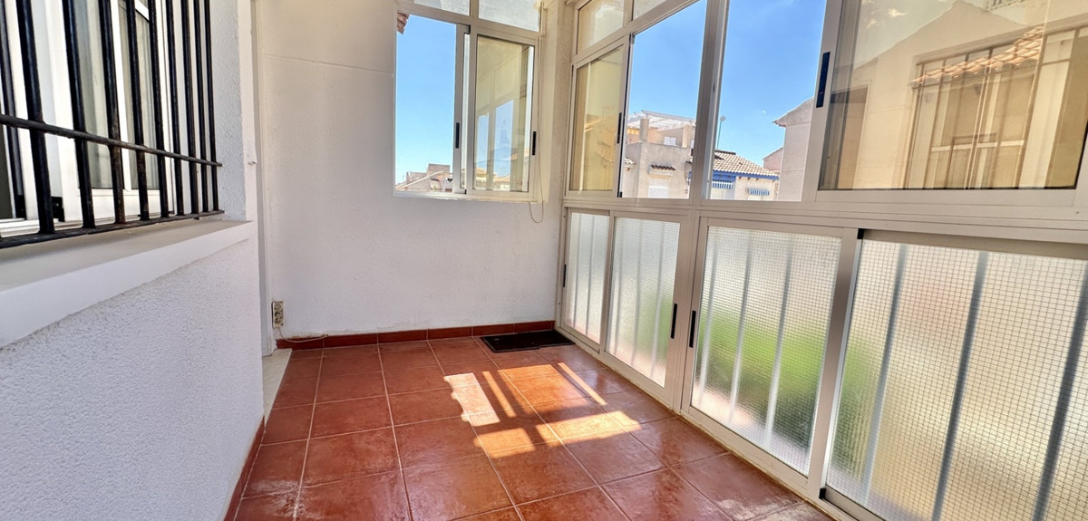 Se vende Apartamento Planta Media de 2 dormitorios en Costa Blanca, Alicante, España