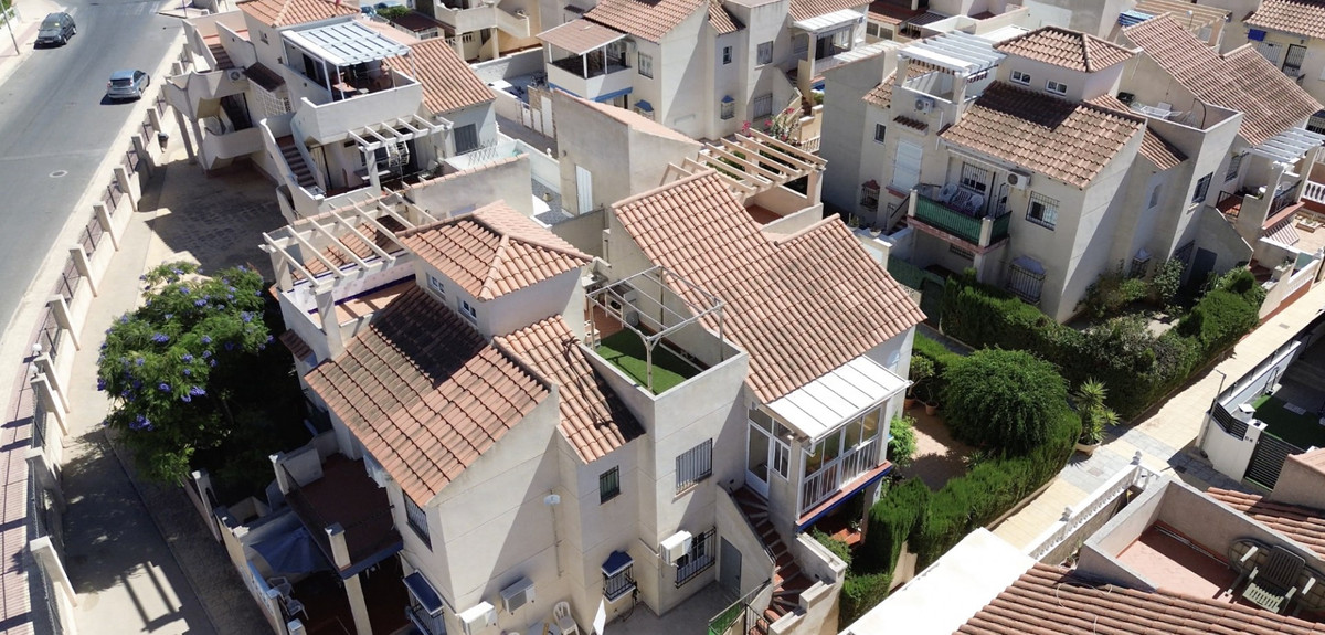 Se vende Apartamento Planta Media de 2 dormitorios en Costa Blanca, Alicante, España