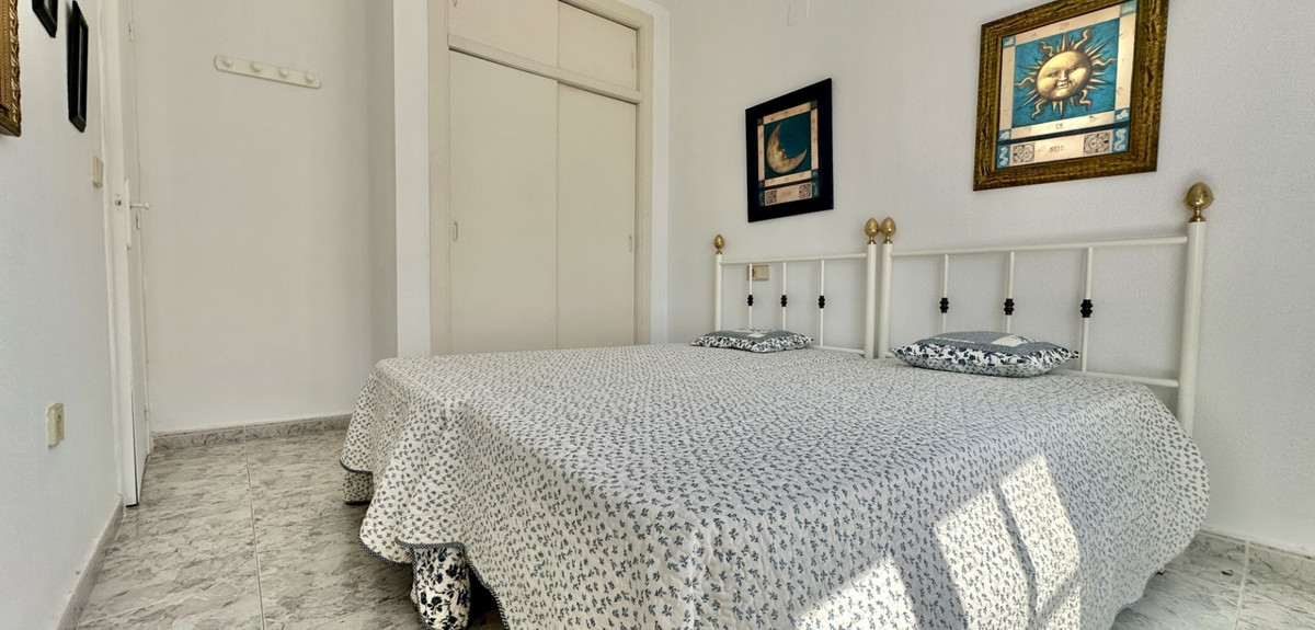 Se vende Apartamento Planta Media de 2 dormitorios en Costa Blanca, Alicante, España