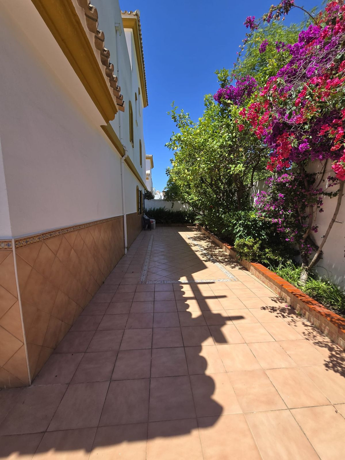 2 Bed Apartment for sale in Marbella Costa Del Sol, Málaga, Spain