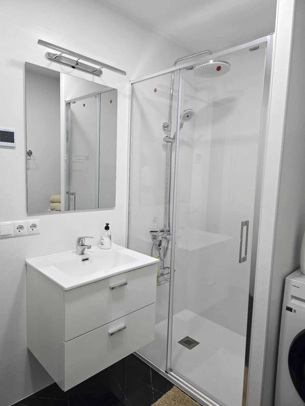 2 Bed Apartment for sale in La Duquesa Costa Del Sol, Málaga, Spain